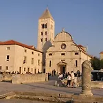 877-2 Διαμέρισμα *