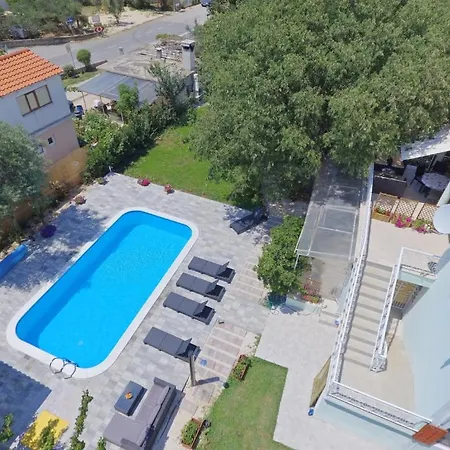 877-2 Apartamento Bibinje